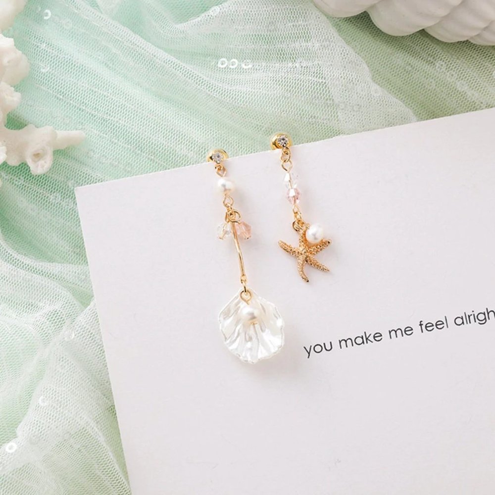✨NEW! ✨ Starfish & Seashell Dangle Earrings!